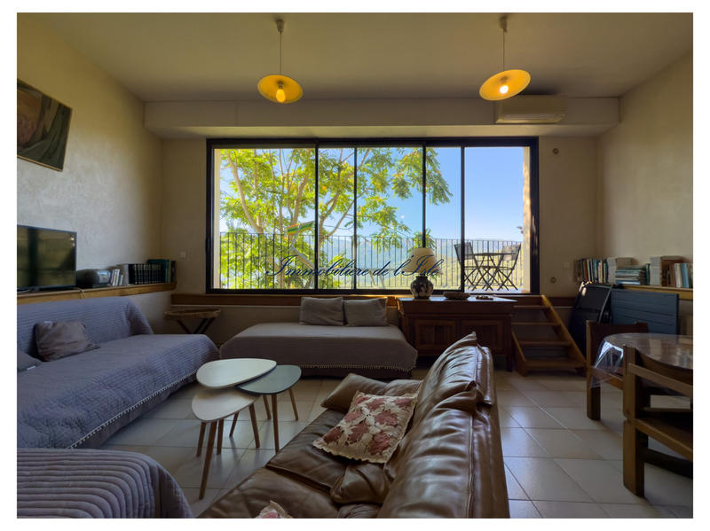 Maison - 327 m² - 11 pièces