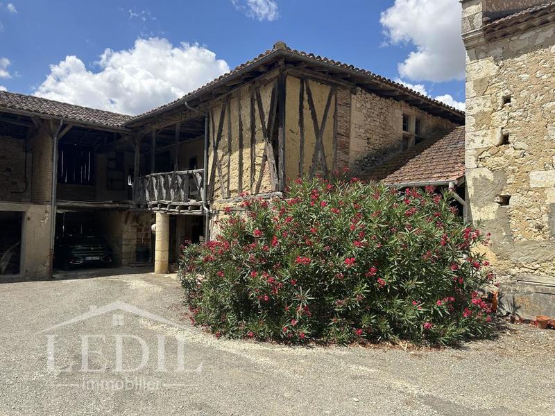 Propriété - 230 m² - 7 pièces