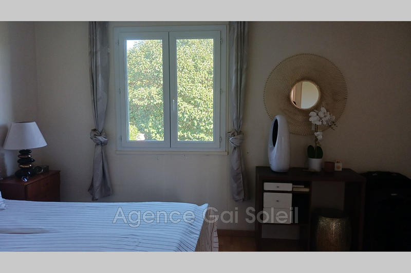 Villa - 100 m² - 5 pièces