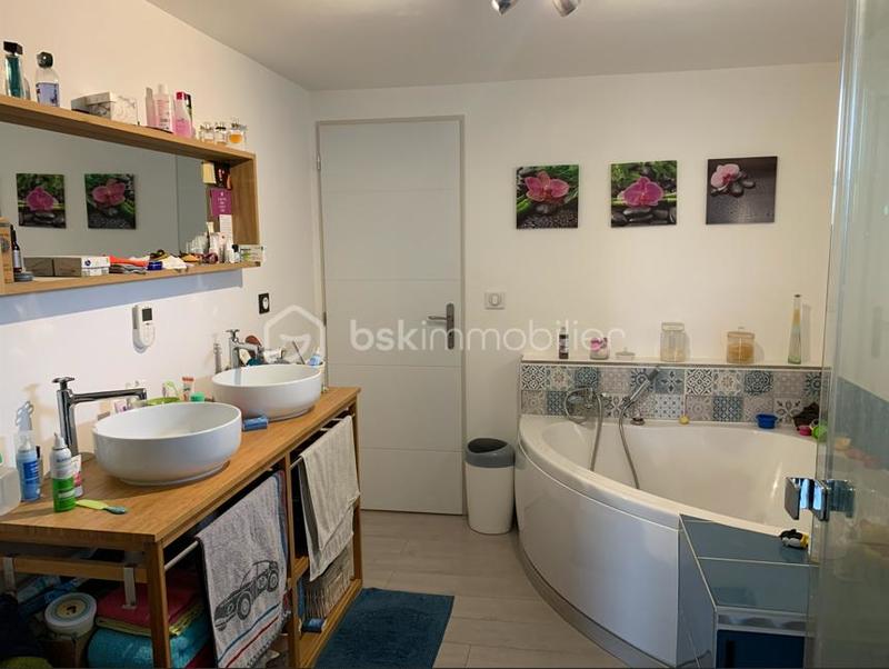 Maison traditionnelle - 148 m² - 6 pièces