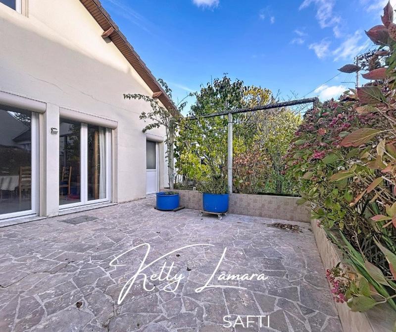 Maison - 121 m² - 5 pièces