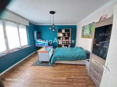 Maison - 163 m² - 8 pièces