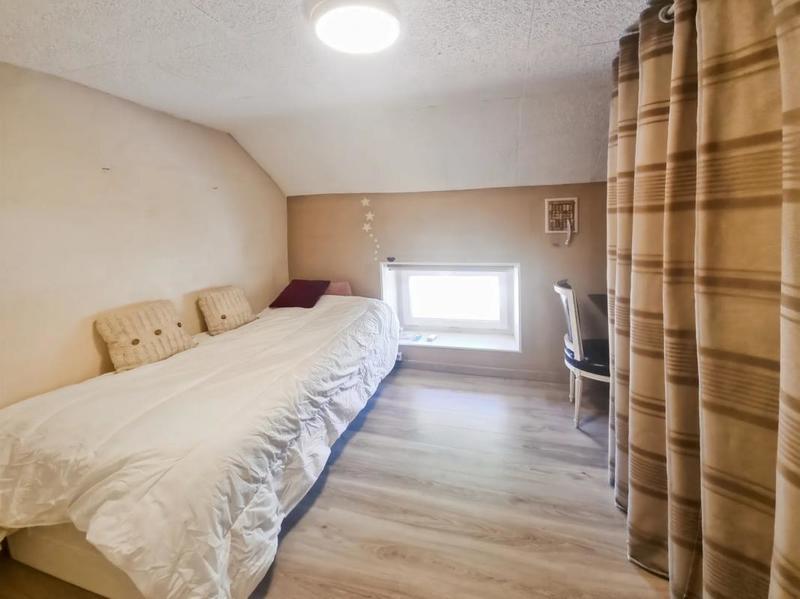 Maison - 207 m² - 7 pièces