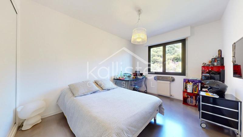 Appartement - 97 m² - 4 pièces