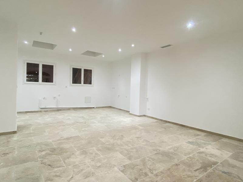 Maison - 216 m² - 8 pièces