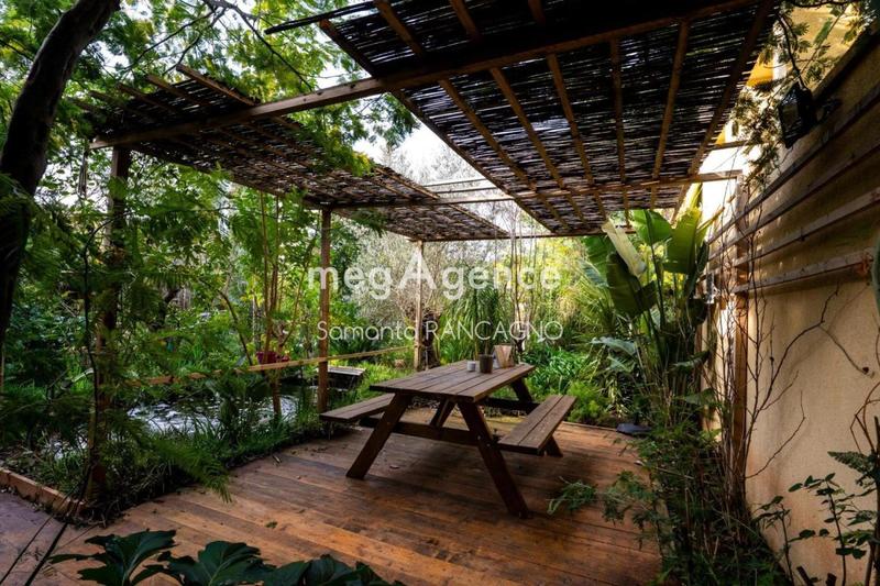 Maison - 308 m² - 10 pièces