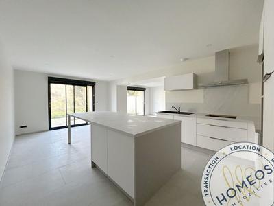 Maison - 152 m² - 7 pièces