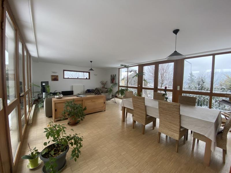 Maison contemporaine - 208 m² - 8 pièces