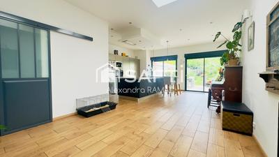 Maison - 176 m² - 7 pièces