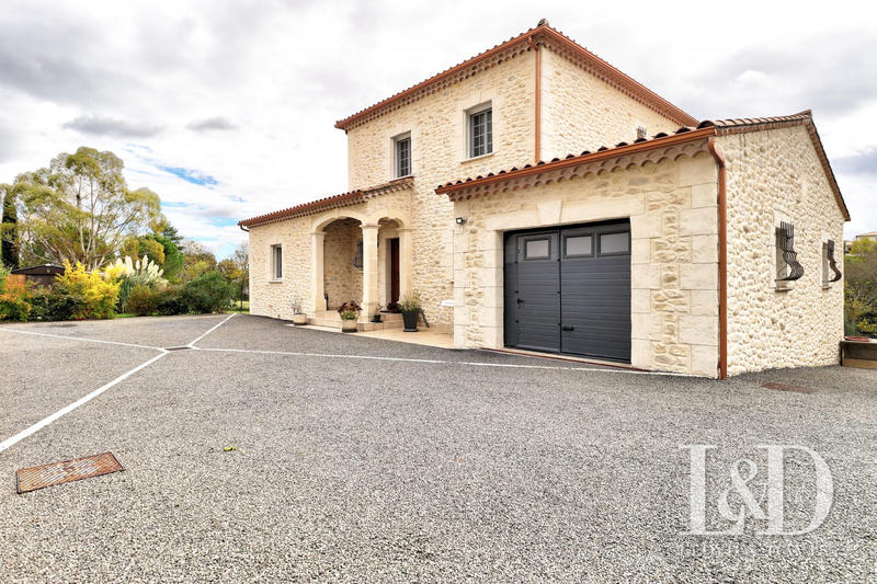 Maison - 175 m² - 6 pièces