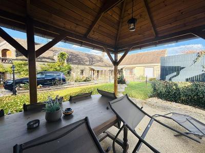 Propriété - 230 m² - 7 pièces