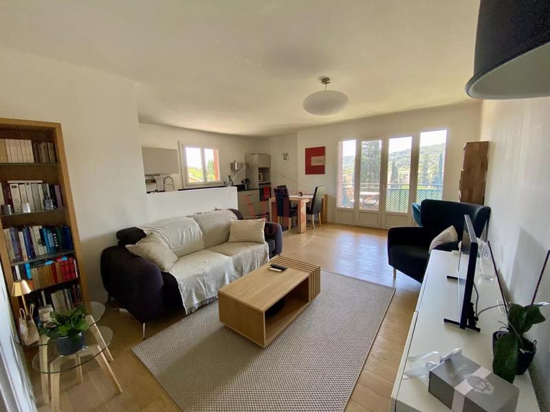 Appartement - 79 m² - 4 pièces