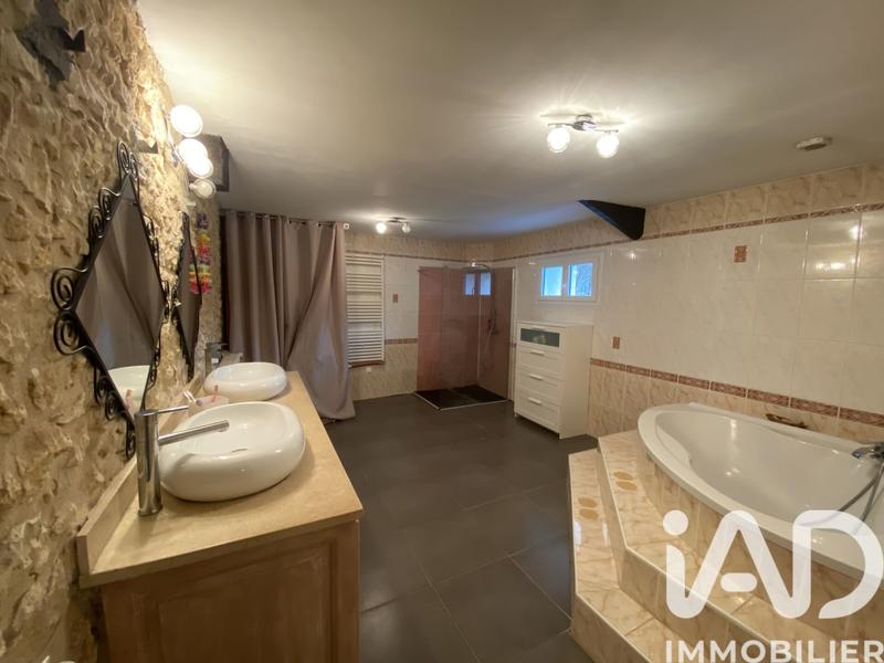 Maison - 200 m² - 8 pièces