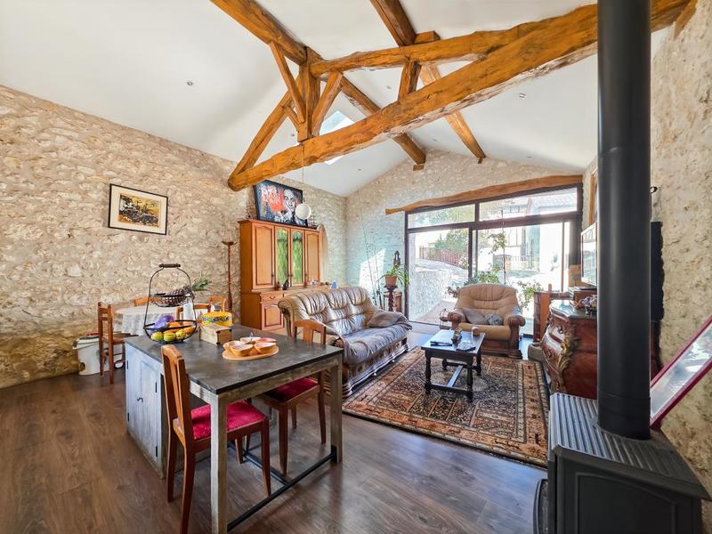 Demeure - 400 m² - 7 pièces