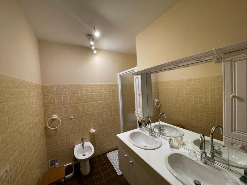 Maison - 241 m² - 6 pièces