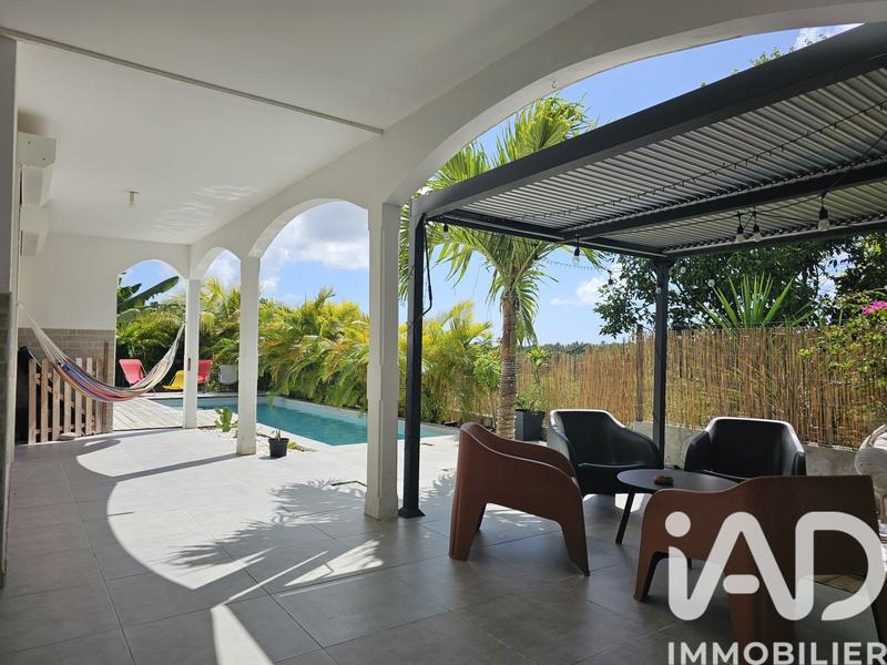 Maison - 200 m² - 8 pièces