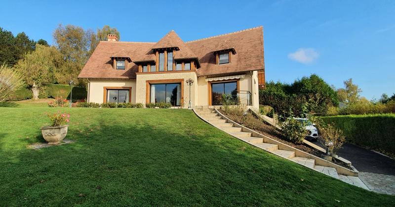 Maison - 255 m² - 8 pièces