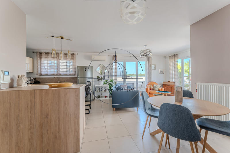 Appartement - 80 m² - 3 pièces