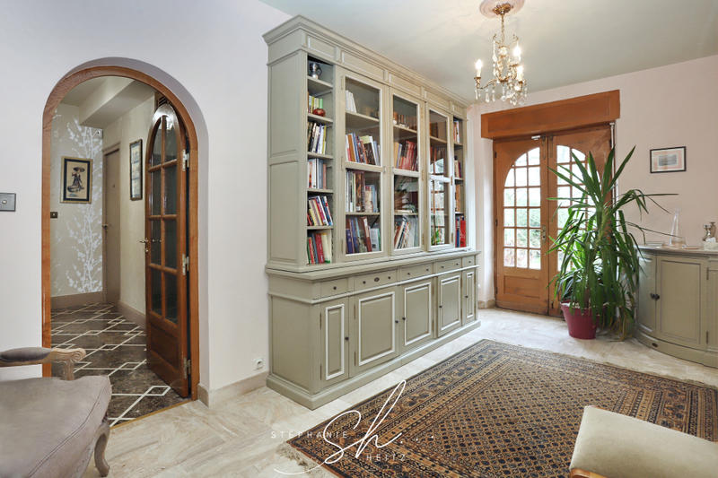 Maison - 380 m² - 14 pièces