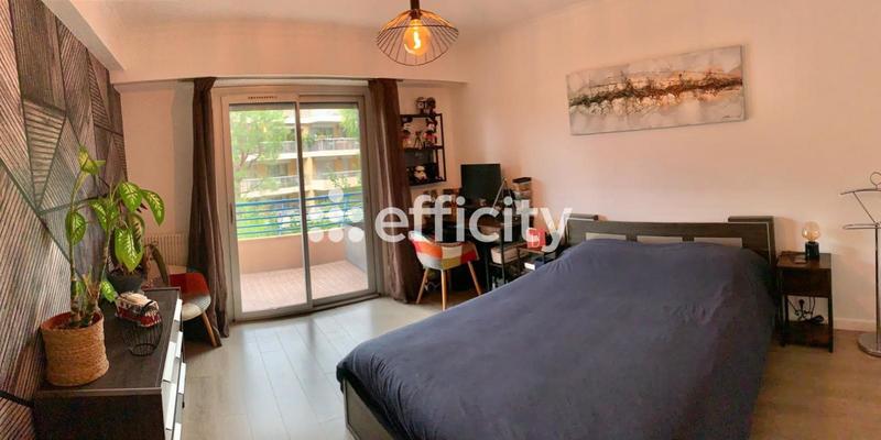 Appartement - 100 m² - 4 pièces