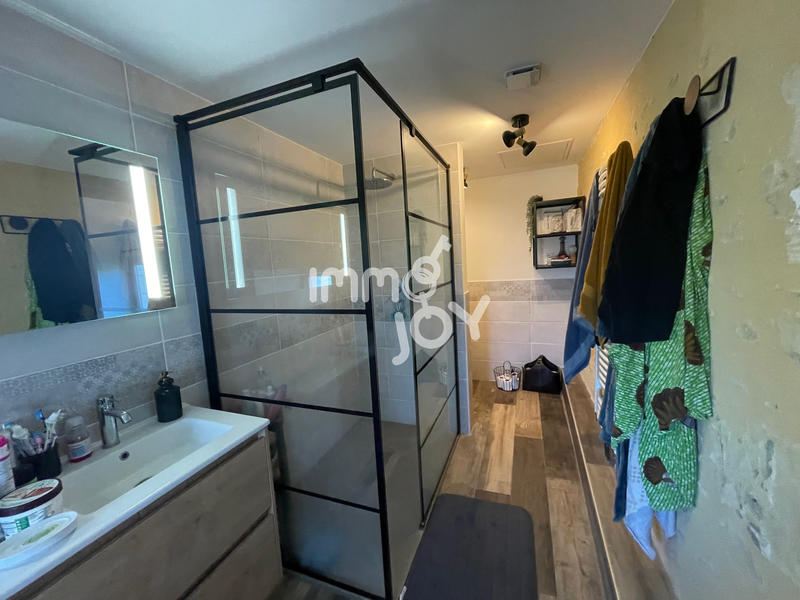 Maison - 230 m² - 11 pièces