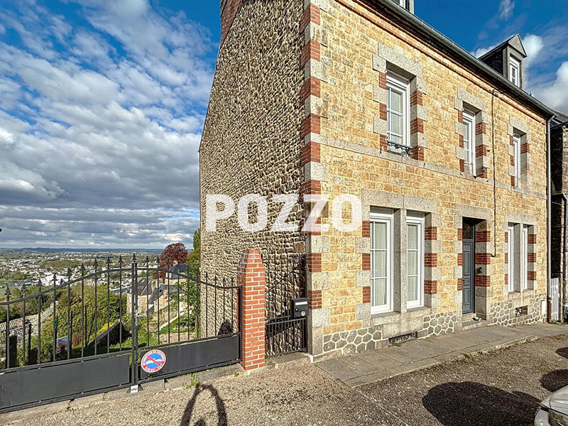 Maison - 215 m² - 8 pièces