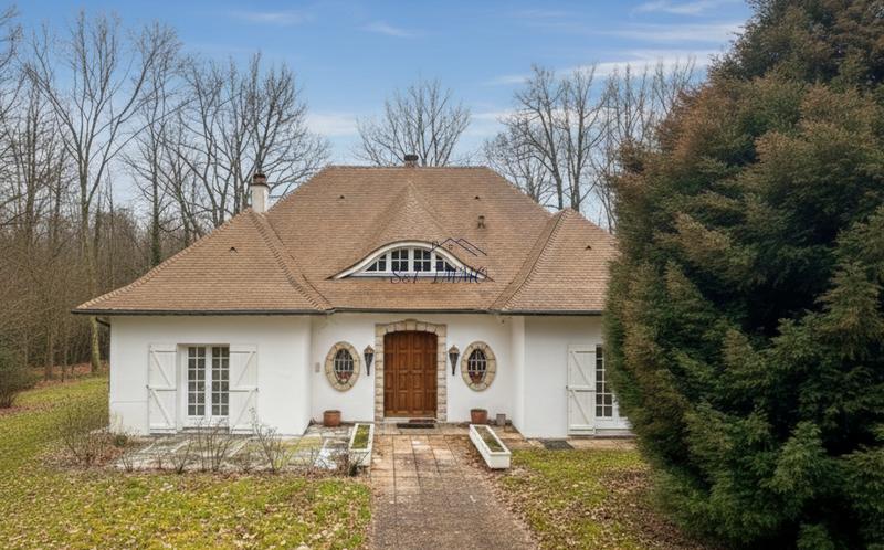 Propriété - 170 m² - 8 pièces