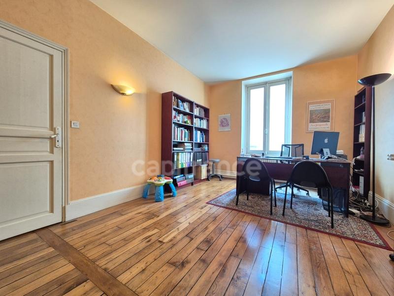 Local commercial - 85 m² - 4 pièces