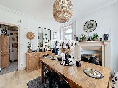 Maison - 196 m² - 7 pièces