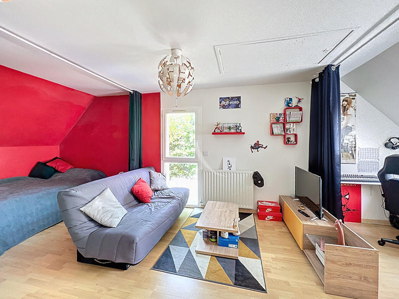 Maison - 240 m² - 8 pièces