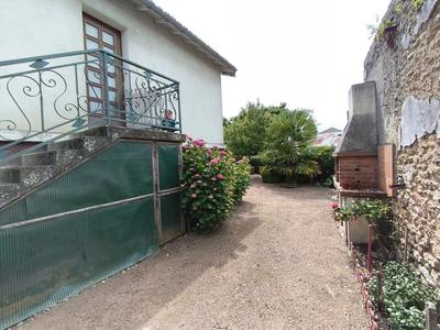 Maison - 92 m² - 4 pièces