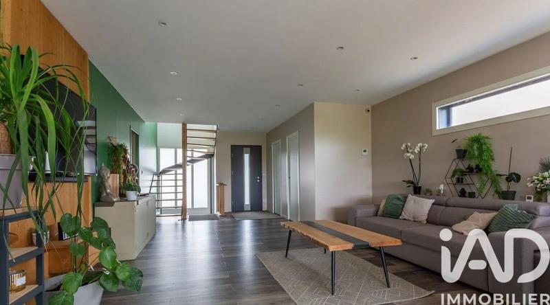 Maison - 170 m² - 8 pièces