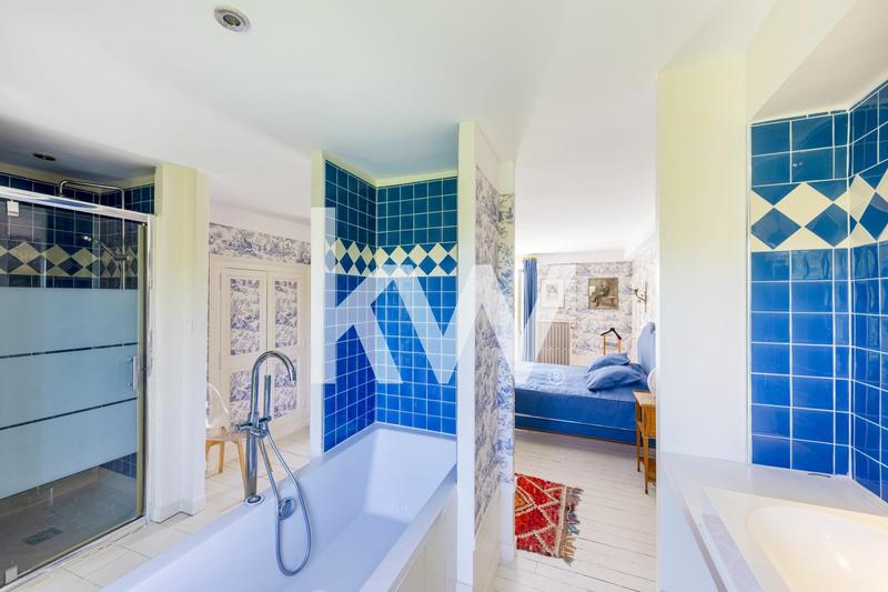 Maison - 700 m² - 23 pièces