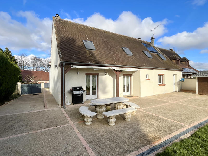 Maison - 160 m² - 8 pièces