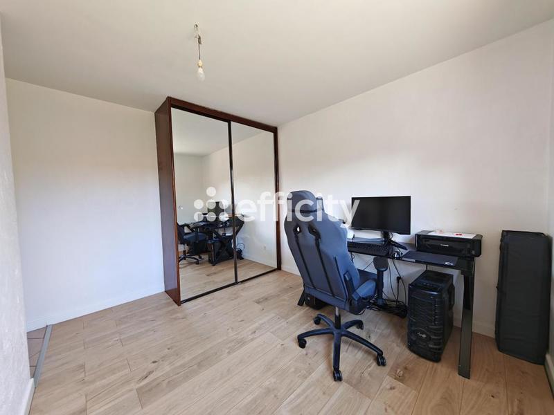Maison - 233 m² - 7 pièces