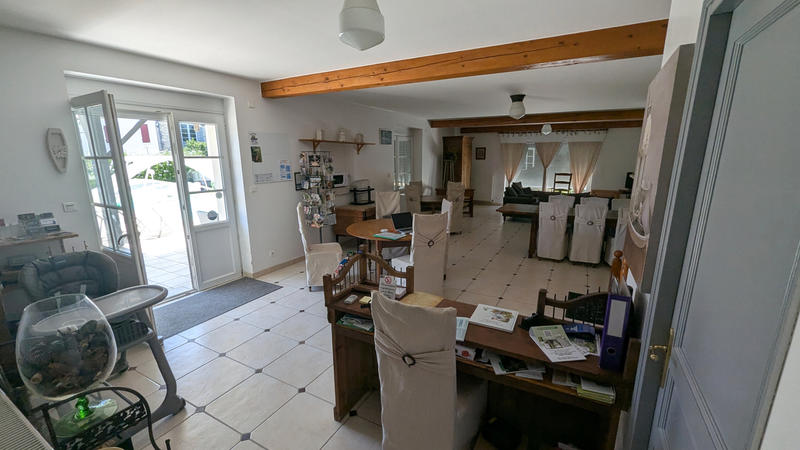 Maison - 305 m² - 13 pièces