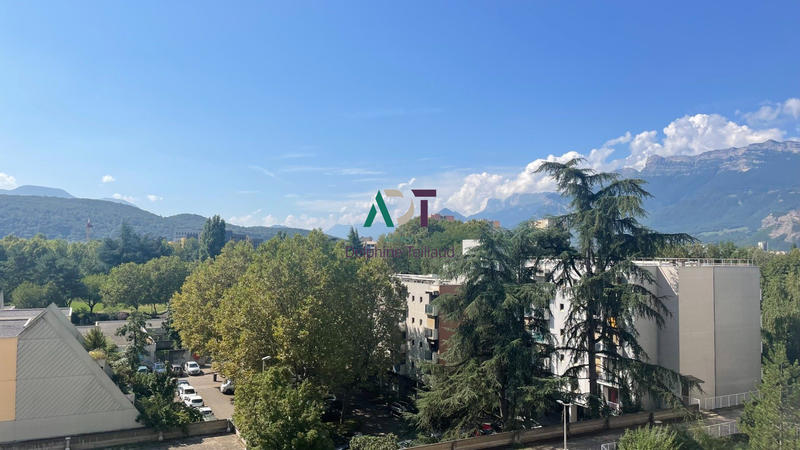 Appartement - 102 m² - 5 pièces