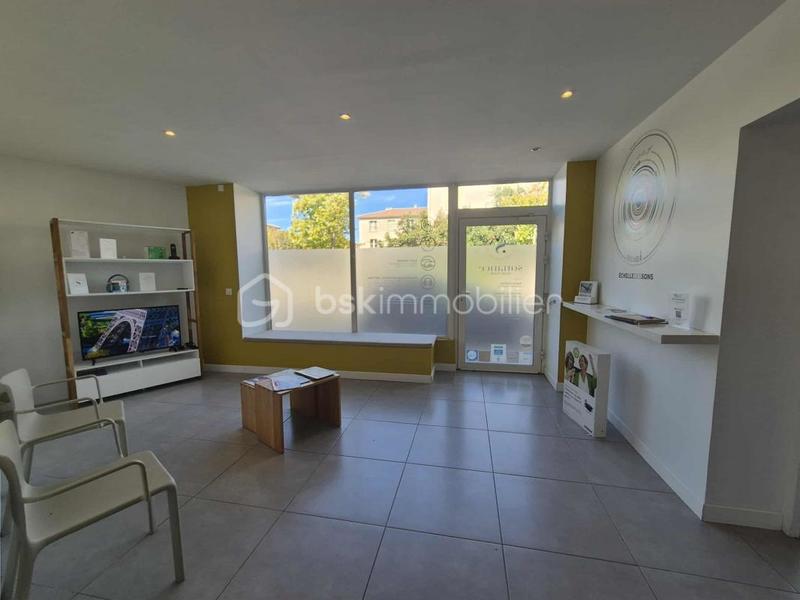 Local commercial - 130 m² - 4 pièces