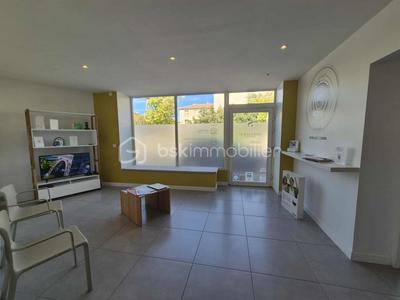 Local commercial - 130 m² - 4 pièces