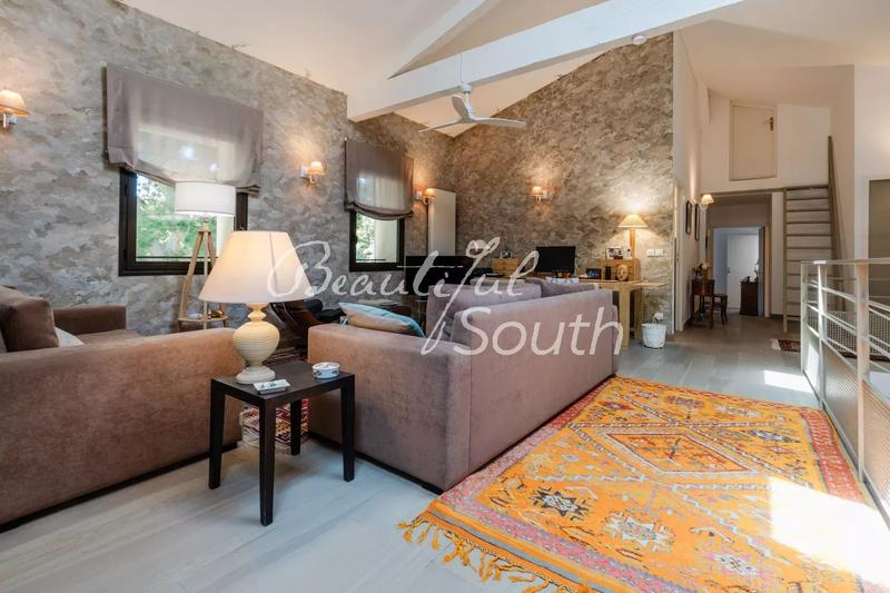 Mas - 262 m² - 6 pièces