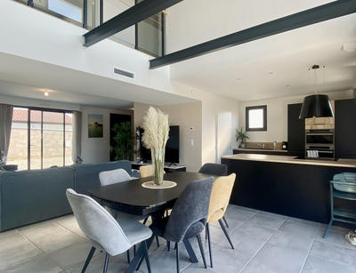 Maison - 137 m² - 6 pièces