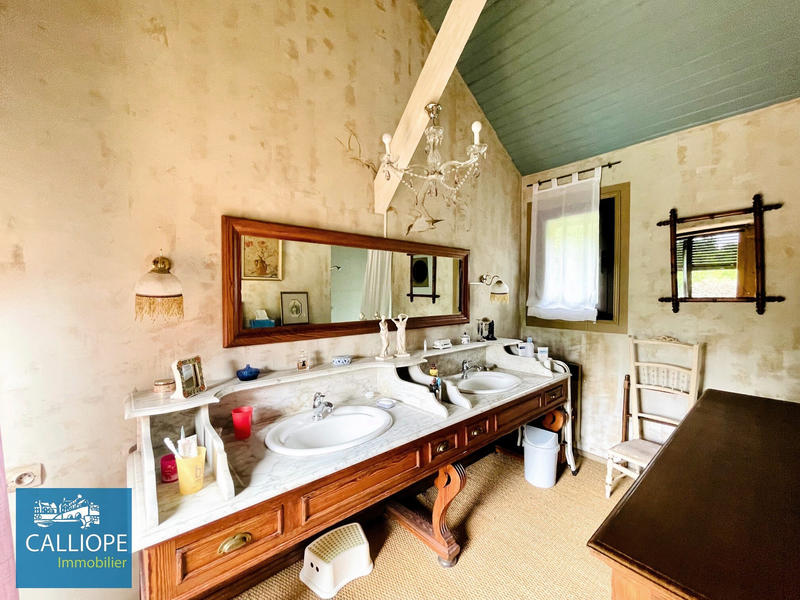 Maison - 208 m² - 8 pièces