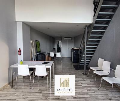 Immeuble - 81 m² - 3 pièces