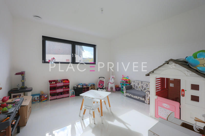 Maison - 300 m² - 9 pièces