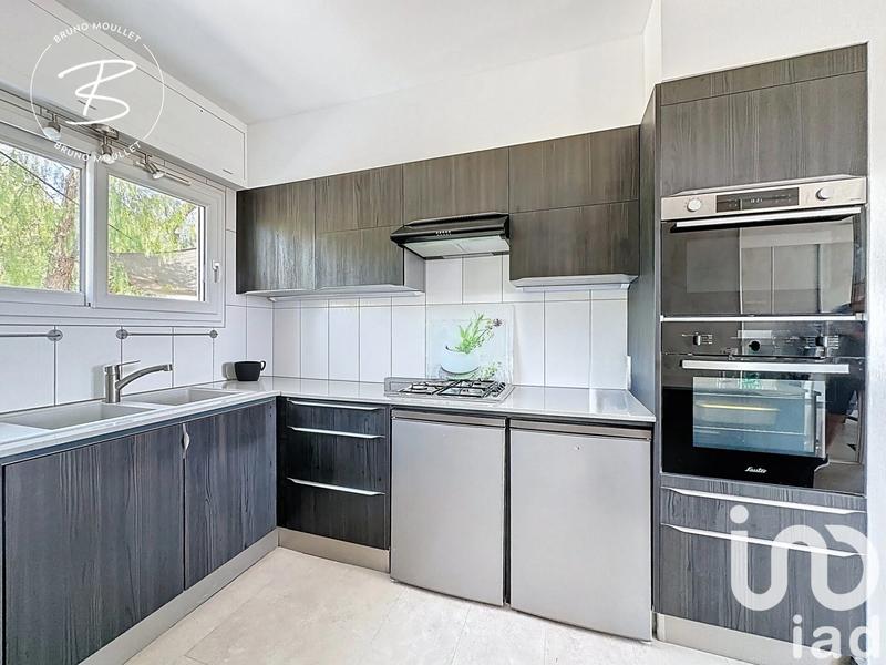 Maison - 180 m² - 9 pièces