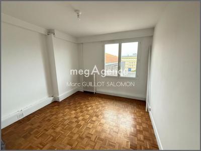 Appartement - 83 m² - 5 pièces