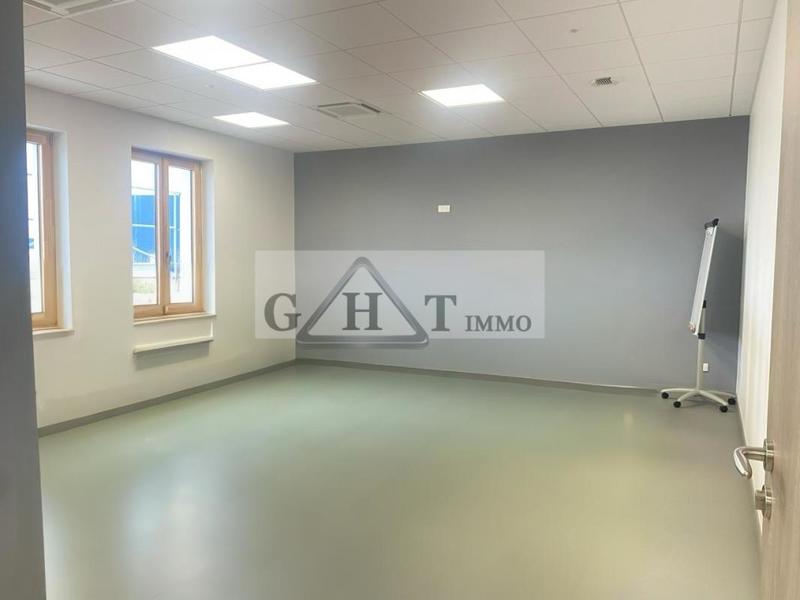 Bureau - 142 m²