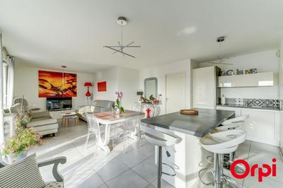 Appartement - 80 m² - 3 pièces