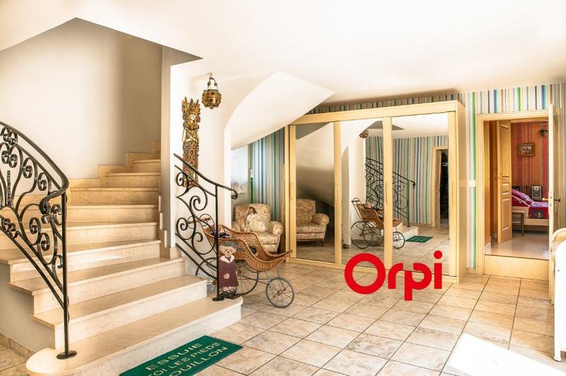 Maison - 316 m² - 8 pièces