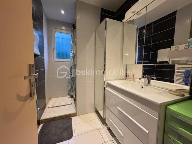 Maison - 104 m² - 4 pièces